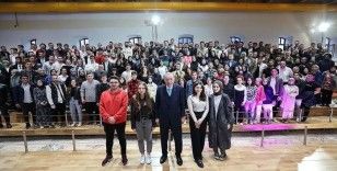 Cumhurbaşkanı Erdoğan gençlerle buluştu: Kimsenin sizi ideallerinizden koparmasına müsaade etmeyin