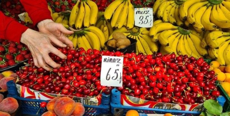 Yaz mevsiminin habercisi kiraz tezgahlardaki yerini aldı
