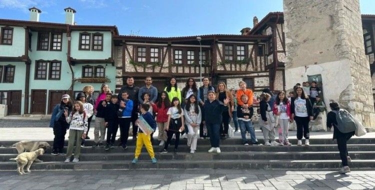 Sivrihisar turist akınına uğruyor