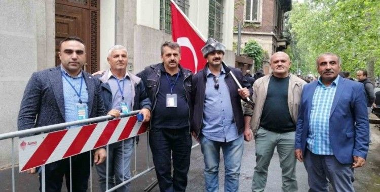 İtalya’da Türk seçmenlerin oy verme işlemi devam ediyor
