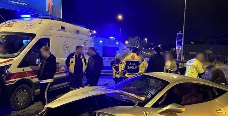 Ünlü otomobil fenomeninin yeni aldığı 14 milyon TL’lik lüks aracı kazaya karıştı
