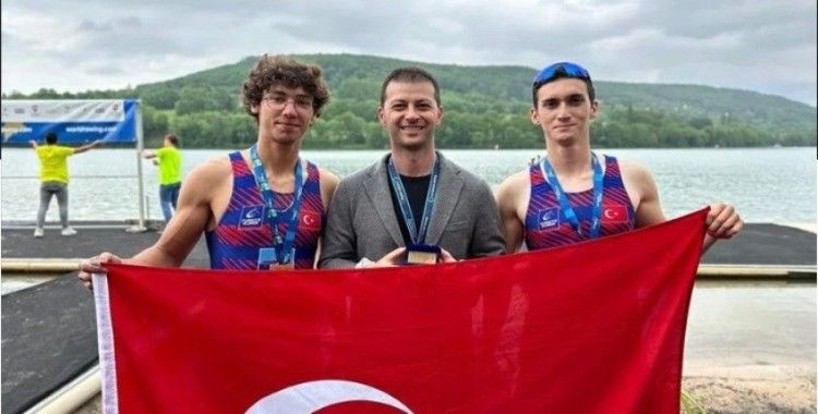 Genç kürekçilerden Avrupa Şampiyonası'nda 2'si altın 3 madalya