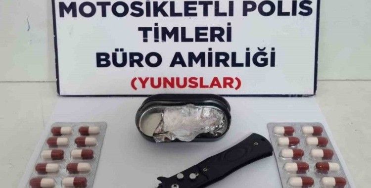Kütahya’da Yunus Timleri bir kişinin eşyaları arasında uyuşturucu buldu
