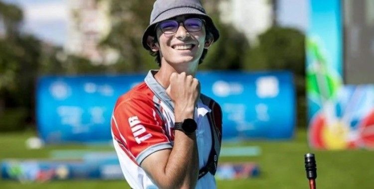 Mete Gazoz-Fatma Maraşlı ikilisi, Okçuluk Dünya Kupası'nda bronz madalya kazandı