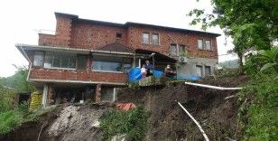 Trabzonlu ailenin ‘Heyelan’ nöbeti
