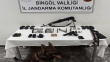 Bingöl’de durdurulan bir araç içinde silahlar ele geçirildi