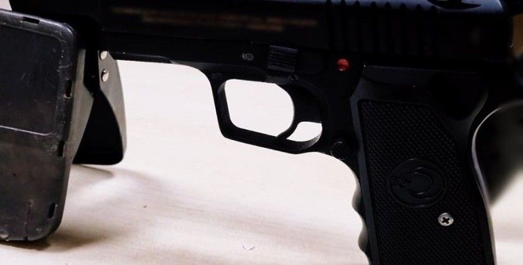 Havaya ateş açan maganda bekçilere yakalandı
