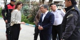 Motosikletle bisiklet çarpıştı 3 kişi yaralandı