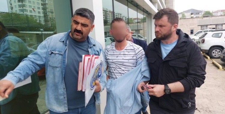 Satırla bir kişiyi yaralayan kasap gözaltına alındı