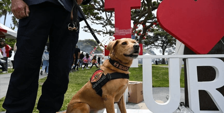 ABD'li arama kurtarma ekibi, California Türk Festivali'ne katıldı