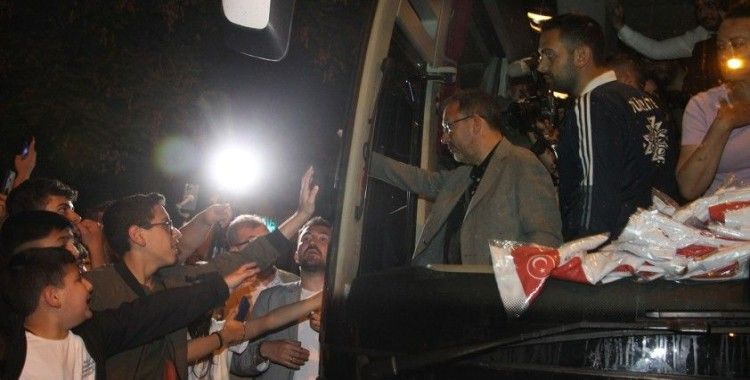 Bakan Kasapoğlu Selendi ve Kula ilçelerinde vatandaşlara hitap etti