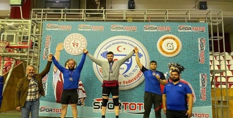 Kocaeli’nin haltercilerinden 2 gümüş madalya
