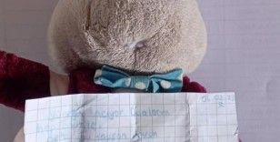 Oyuncağını depremzede akranına gönderdi
