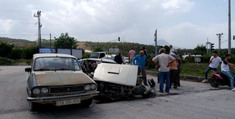 Mersin'de trafik kazası: 3 yaralı