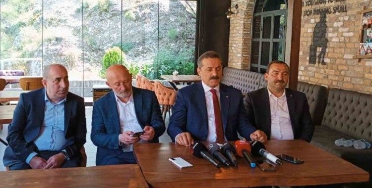 Faruk Çelik’ten Artvin Belediyesi’ne mobbing göndermesi
