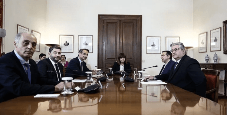 Yunanistan Cumhurbaşkanı Sakelaropulu, parti liderleriyle görüştü
