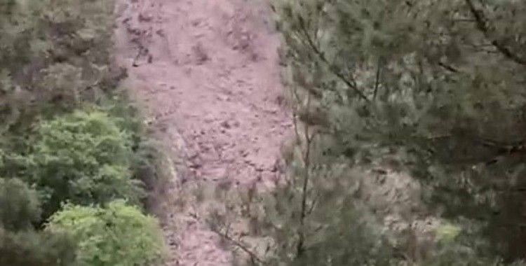 Amasya’da heyelan anı kamerada
