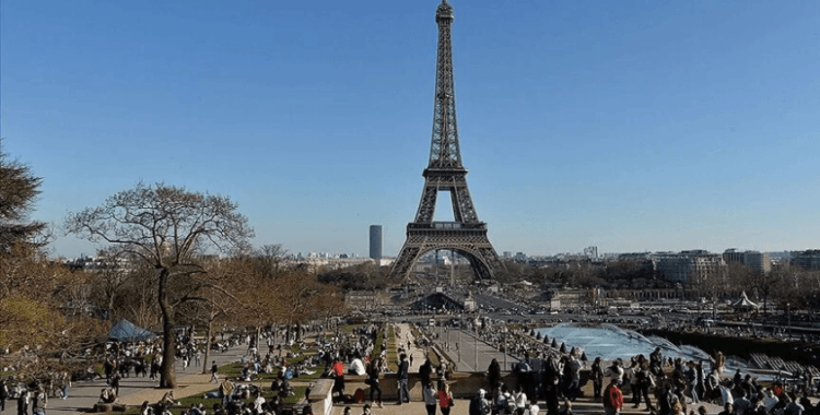 Paris'te 14 yıl sonra ilk kez sıcaklık yılbaşından bu yana 25 derece altında kaldı