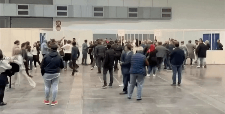 Brüksel'de Yeşil Sol Parti müşahitleri diğer sandık müşahitlerine saldırdı