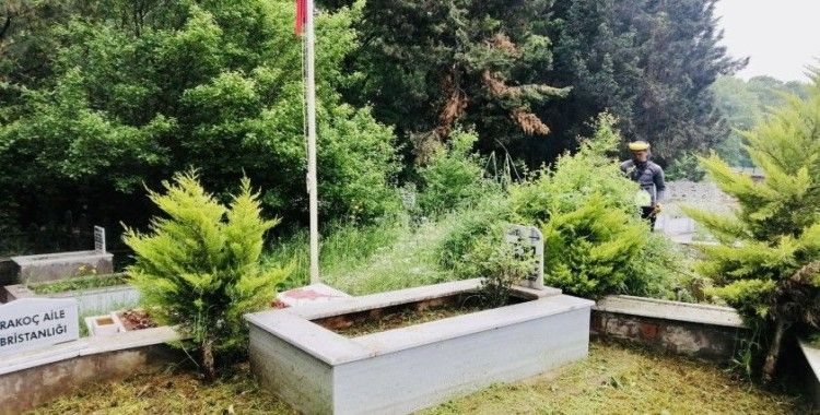 Körfez Mezarlığı’nda yabani ot temizliği
