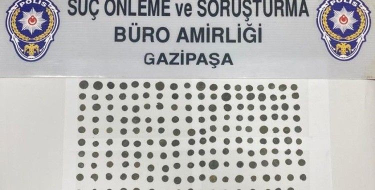 Motosiklet oturağında Roma dönemine ait 179 adet sikke ile yakalandı