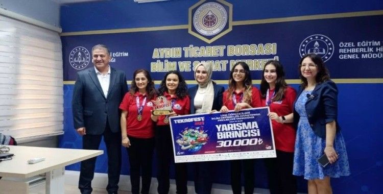 Efeler Kaymakamı Arıkan, Teknofest birincisi öğrencilerle bir araya geldi
