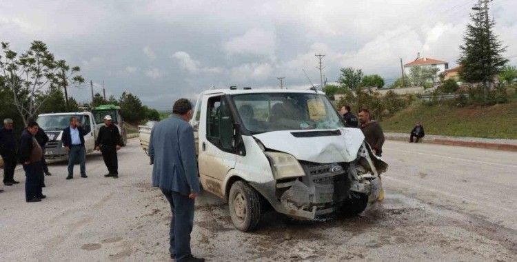 Günyüzü’nde maddi hasarlı trafik kazası meydana geldi
