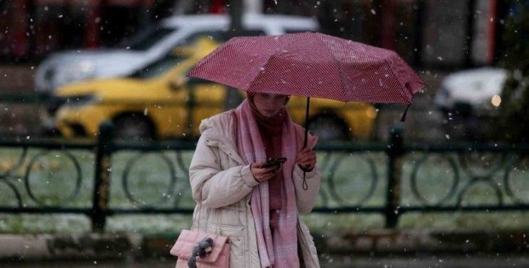 Erzincan’da sağanak yağış aralıklı etkisini sürdürüyor
