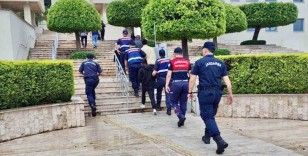 Marmaris’te tekne motoru hırsızları tutuklandı
