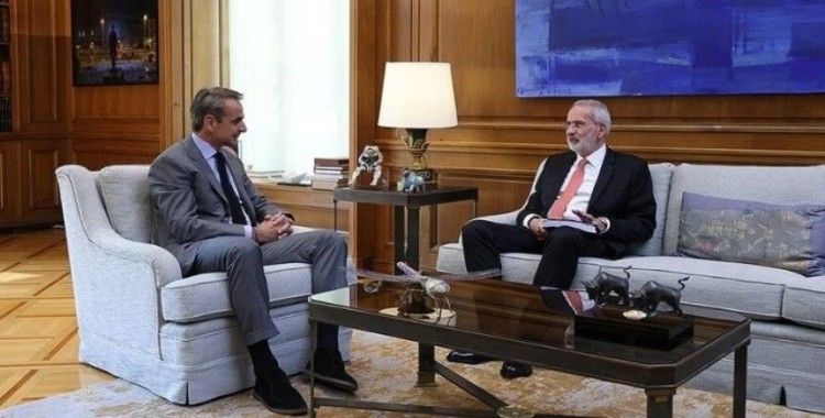 Yunanistan'da geçici hükümetin başbakanı yemin ederek göreve başladı