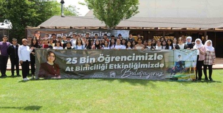 Gaziantep’teki afetzede gençlere atla terapi hizmeti
