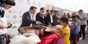 Türk Mutfağı Haftası kapsamında depremzedelere yöresel yemek ikram edildi