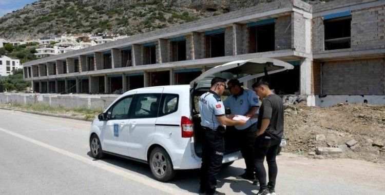 Kuşadası’nda inşaat yasağı denetimleri devam ediyor
