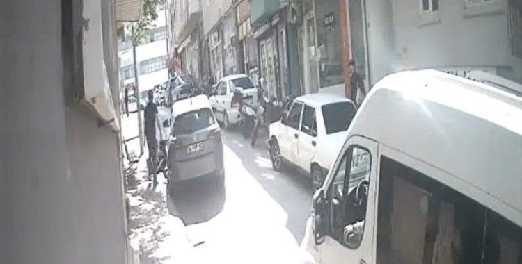 Bandırma’da yaşlı adamı darp etti, güvenlik kameralarına yansıdı
