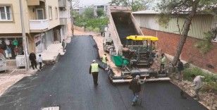 Gürsu’da 36 saatte sokağın asfaltı yenilendi
