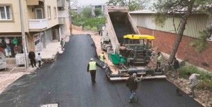 Gürsu’da 36 saatte sokağın asfaltı yenilendi
