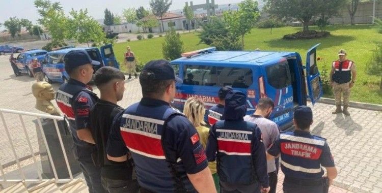 Diyarbakır'da hırsızlık şüphelisi 3 kişi tutuklandı