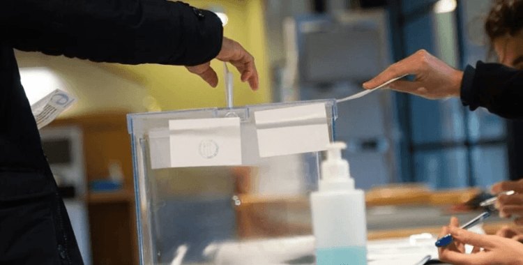 İspanya'da 35 milyon seçmen yerel seçimler için pazar günü sandığa gidecek