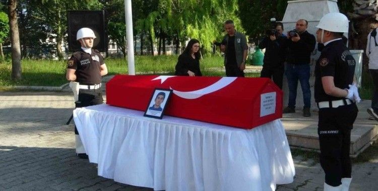 Kazada hayatını kaybeden polis memuru toprağa verilmek üzere Sivas’a uğurlandı