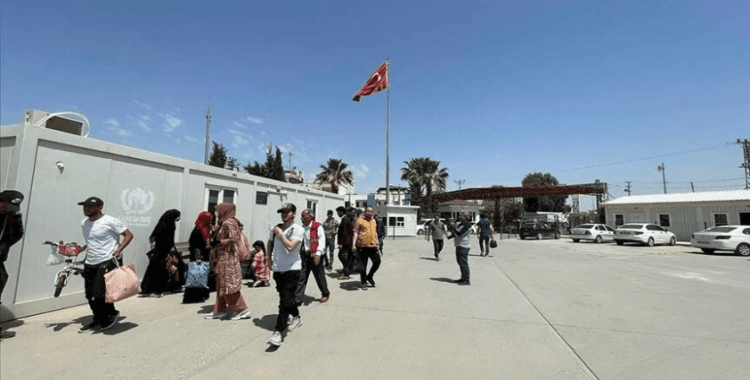 Suriyelilerin ülkelerine gönüllü geri dönüşü sürüyor