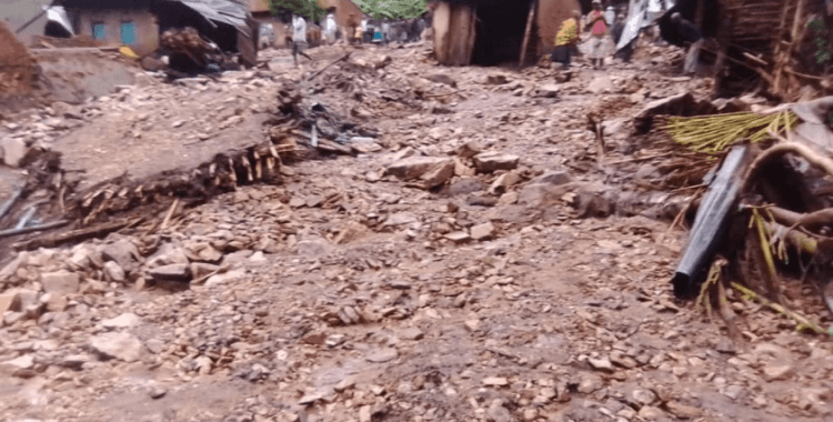 Uganda'da meydana gelen toprak kaymasında 5 kişi öldü