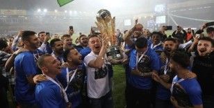 Süper Lig'e yükselen Çaykur Rizespor kupasını aldı