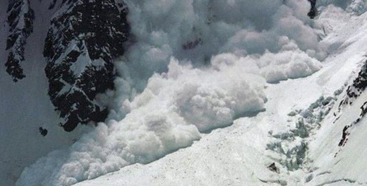 Pakistan'da çığ düşmesi sonucu 10 kişi öldü