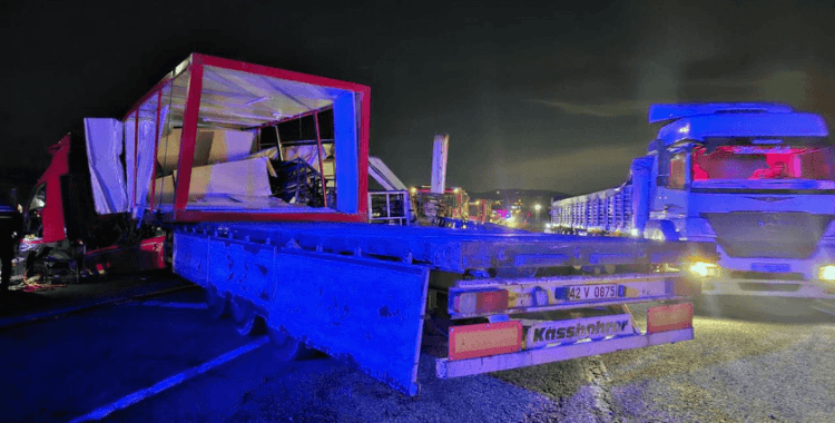 Ankara'da 2 tır çarpıştı: 2 ölü