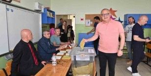 Başkan Ergün ailesiyle birlikte oyunu kullandı
