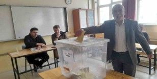 Malazgirt’te seçmenler oylarını kullanmaya başladı
