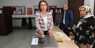 Vali Becel oyunu kullandı
