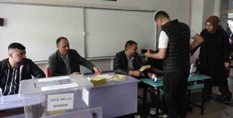 Erciş’te oy verme işlemi başladı
