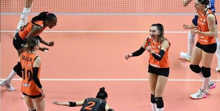 Eczacıbaşı Dynavit, Martyna Czyrnianska'yı kadrosuna kattı