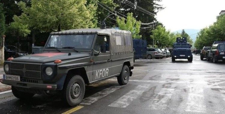 NATO, Kosova'da gerginliğin yükseldiği bölgede mevcudiyetini artırdı